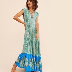 Elegant Blue and Green Sleeveless Dress